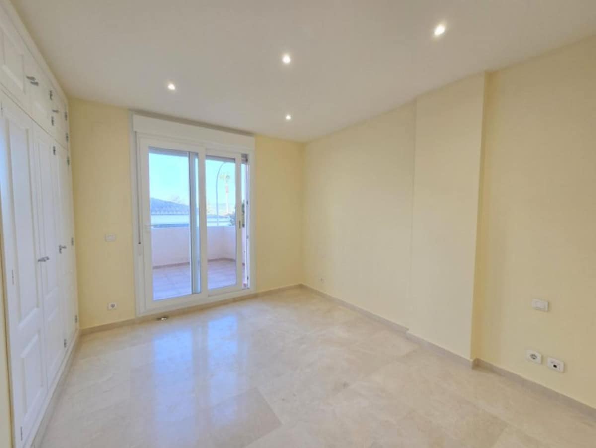 Drie-slaapkamer appartement in La Duquesa (Duquesa Fairways) in La Duquesa - foto 9