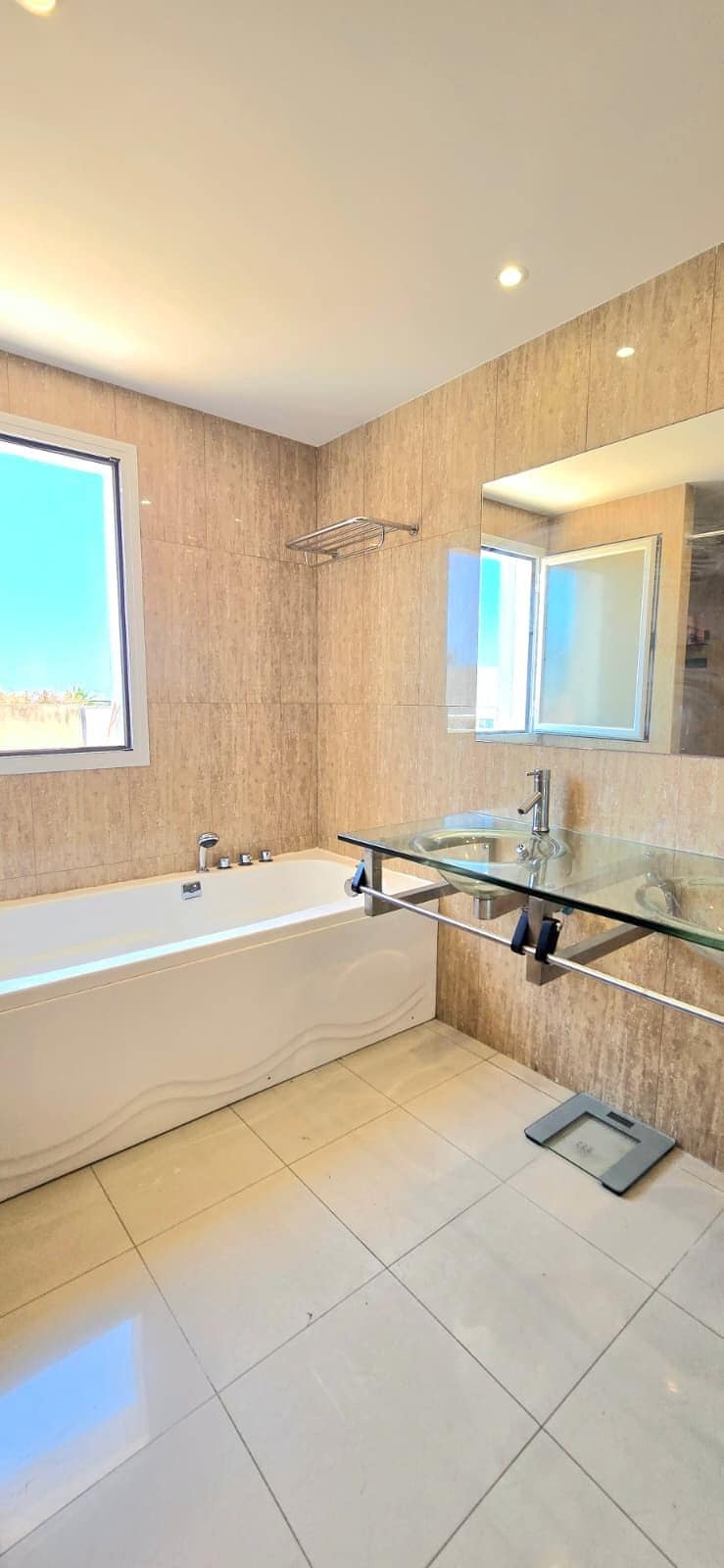 Drie-slaapkamer stadswoning in El Paraiso in El Paraiso - foto 17