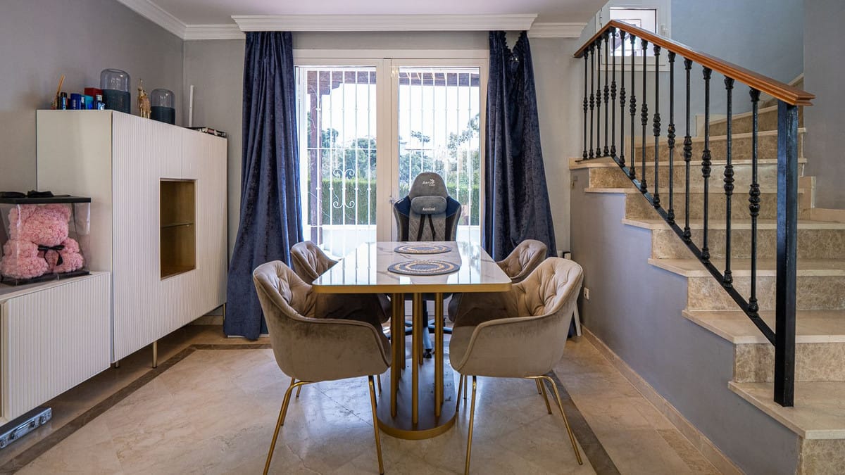 Tweeslaapkamer-stadswoning in Nueva Andalucía, Málaga in Nueva Andalucía - foto 4