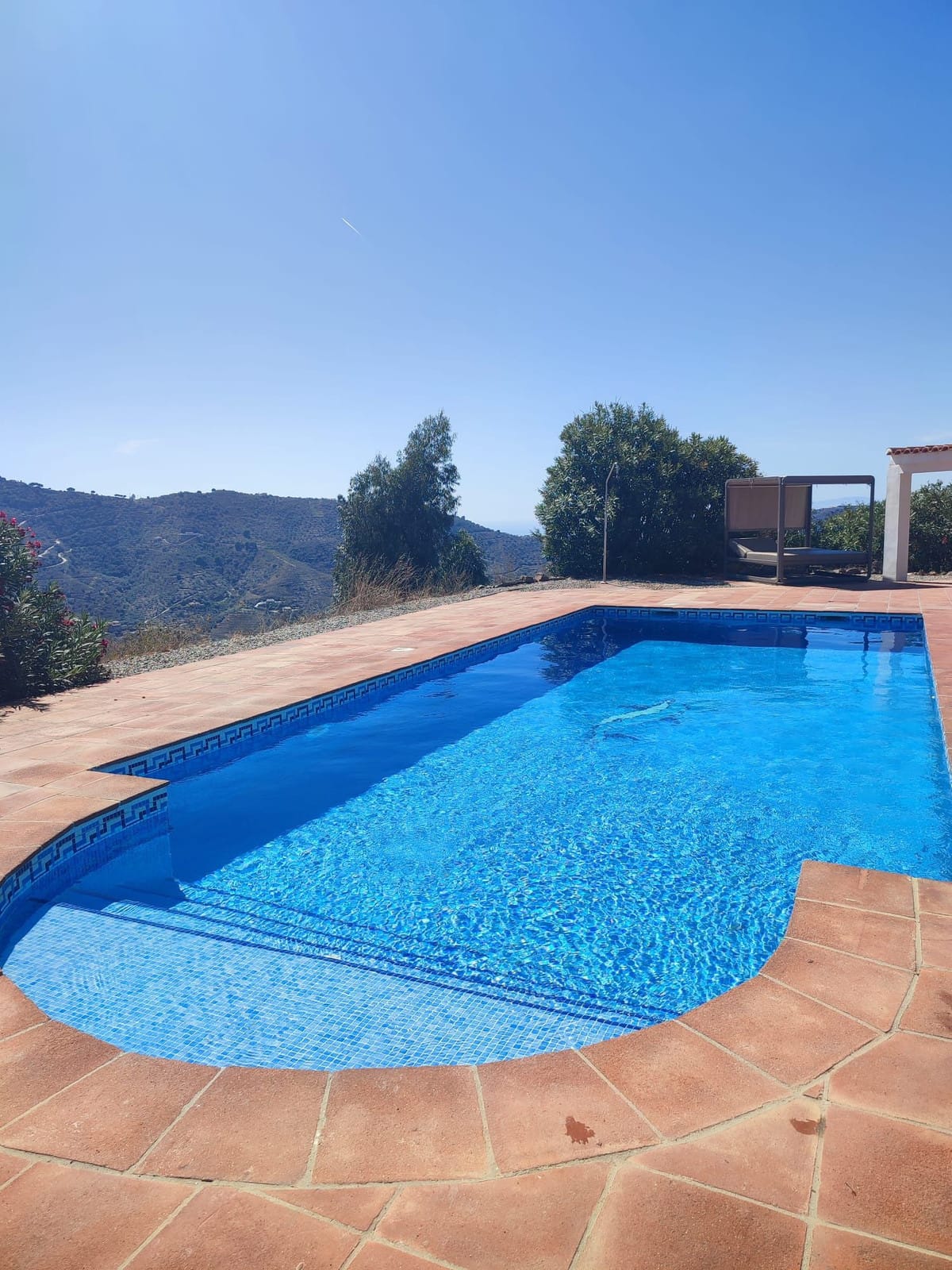 9 slaapkamers verdeeld over twee villa’s in Arenas in Arenas - foto 15