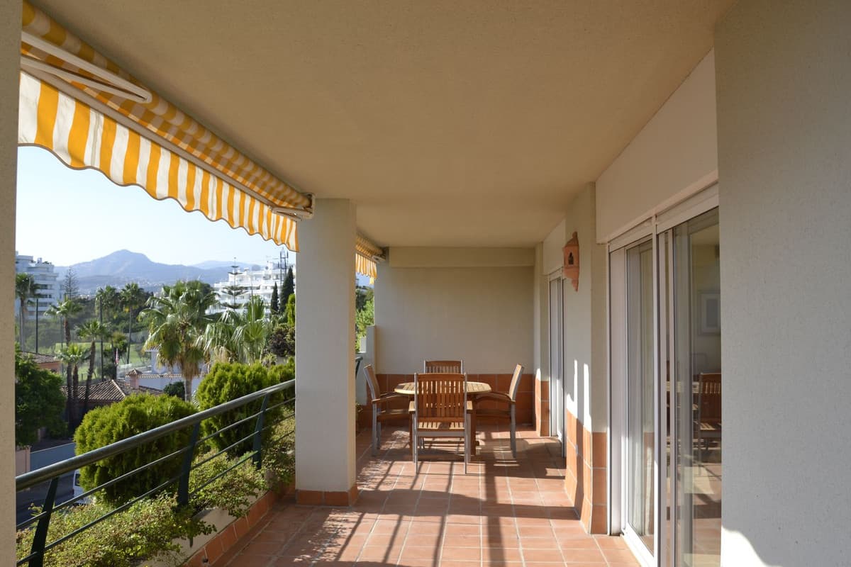 Exclusieve duplex penthouse met 4 slaapkamers aan de golflijn – Guadalmina Alta in Guadalmina Alta - foto 17