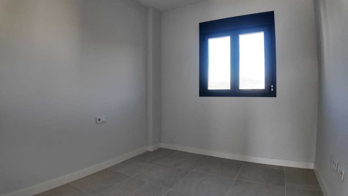 Instapklaar penthouse met drie slaapkamers in Aranya, Estepona in Estepona - foto 17