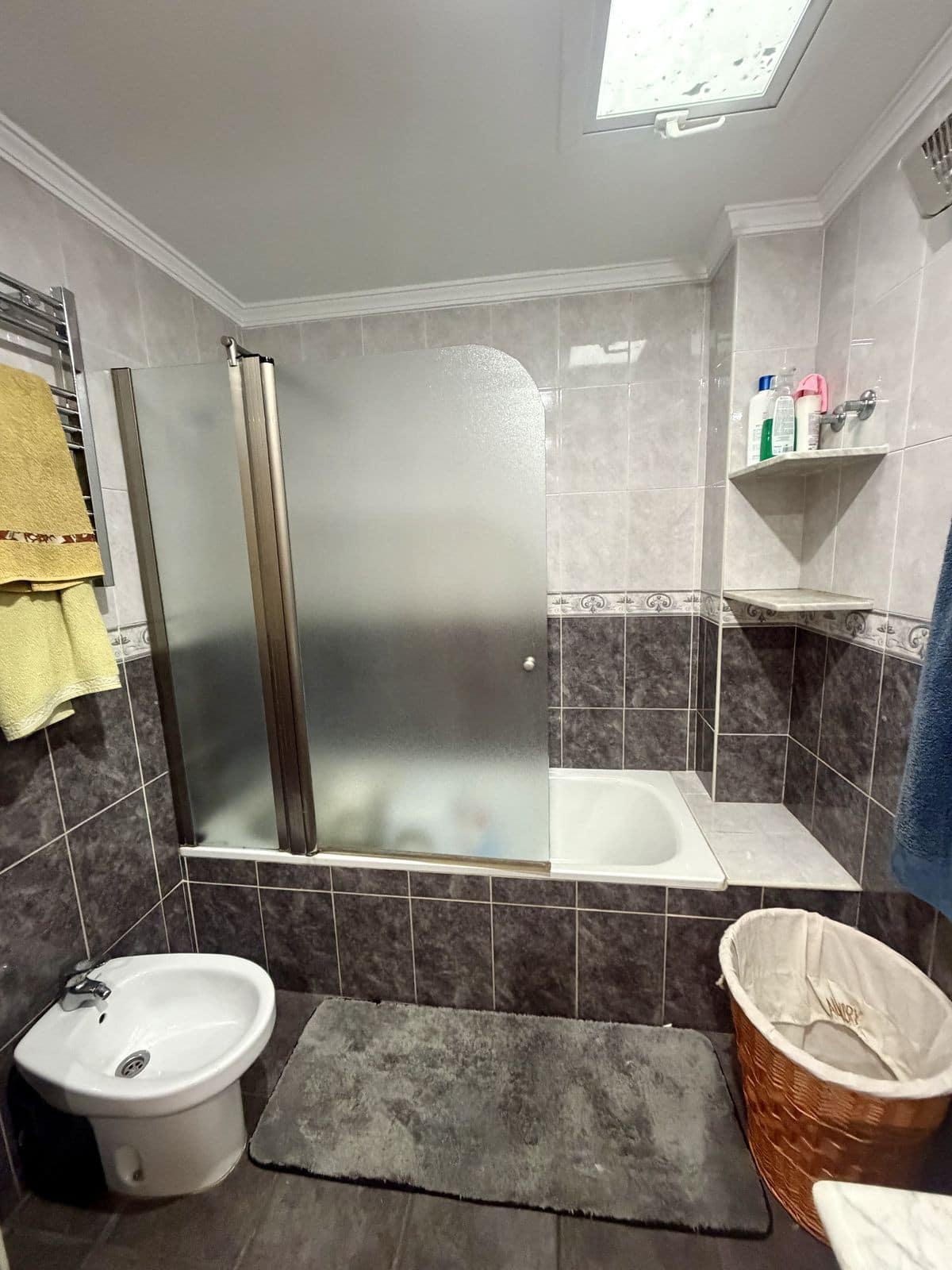 3-slaapkamer stadswoning in Estepona met ruim terras en garage in Estepona - foto 13