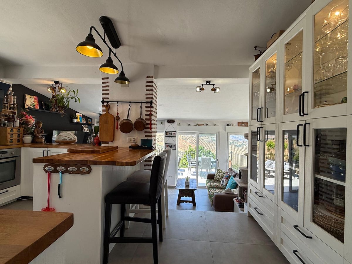 Spectaculair landgoed met drie onafhankelijke woningen en studio in Villanueva de la Concepción in Villanueva De La Concepcion - foto 6