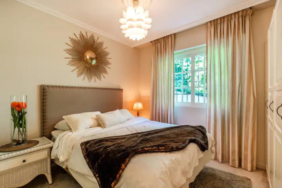 Vrijstaande villa met 5 slaapkamers in Nueva Andalucía in Nueva Andalucía - foto 15