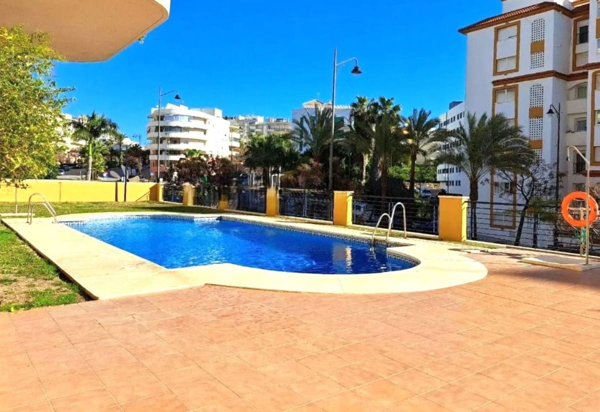 1 bedroom Apartment in Estepona in Estepona - foto 8