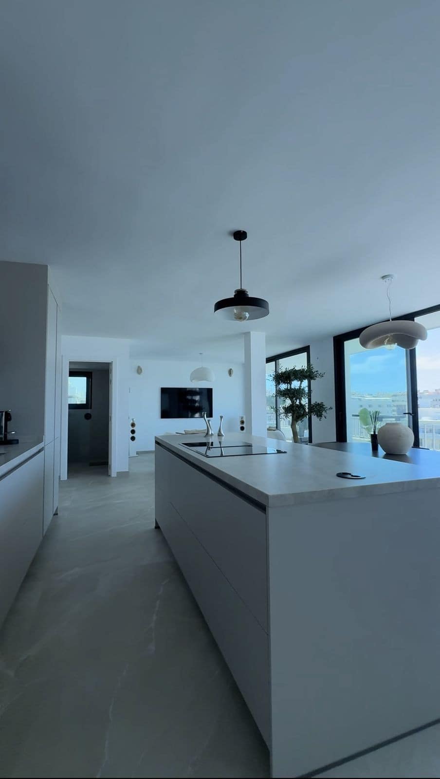 Gerenoveerd penthouse in Marbella — 3 slaapkamers in Marbella - foto 6
