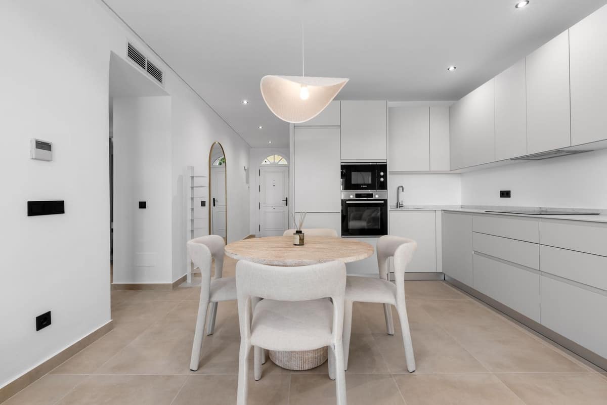 Drie-slaapkamerappartement in Marbella met directe zwembadtoegang in Marbella - foto 8