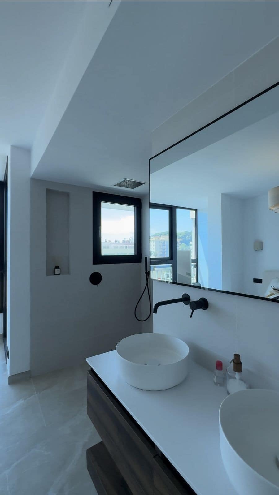 Gerenoveerd penthouse in Marbella — 3 slaapkamers in Marbella - foto 10