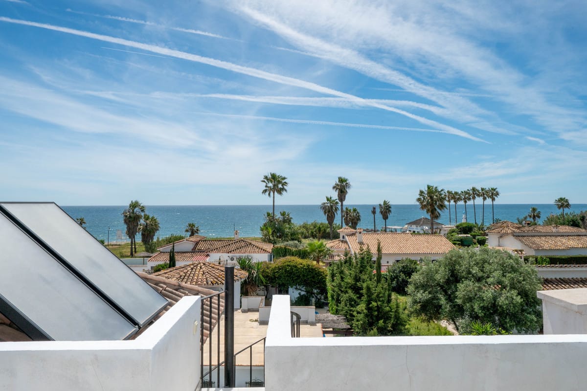 Moderne 3-slaapkamer villa in Estepona op loopafstand van het strand in Estepona - foto 19