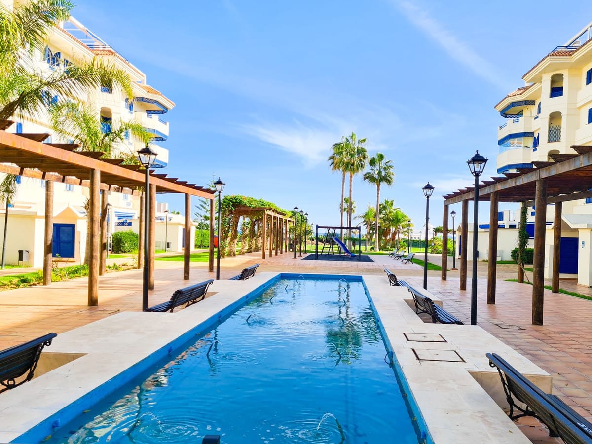 Fantastisch 1-slaapkamer penthouse aan het strand in San Luis de Sabinillas in San Luis de Sabinillas - foto 6