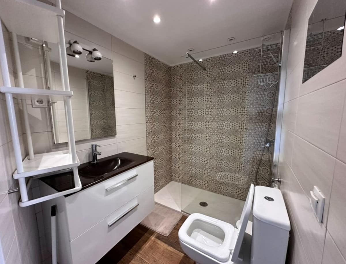 Direct aan het strand: 1-slaapkamer appartement in Calahonda in Calahonda - foto 16