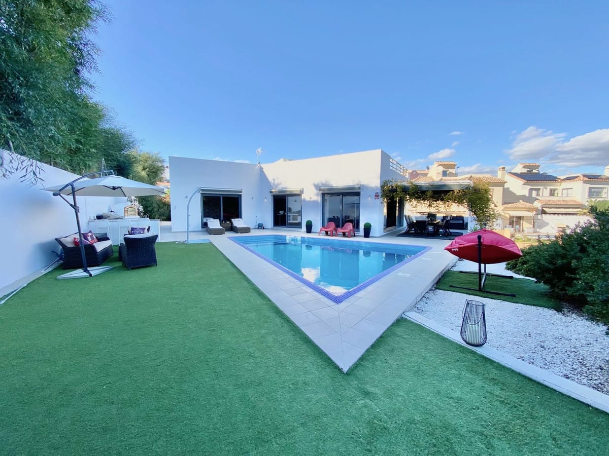 Villa te koop in El Faro, Mijas – 4 slaapkamers, 4 badkamers, 300 m² in Mijas - foto 5
