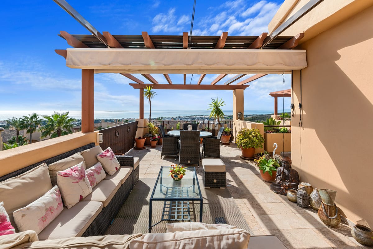 Drie-slaapkamer penthouse in Benahavís met panoramisch zeezicht in Benahavís - foto 14