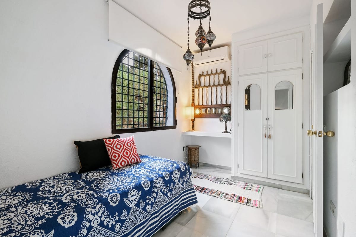 Exclusieve Arabisch-Mediterraanse villa nabij het strand in Cabopino, Marbella in Marbella - foto 17