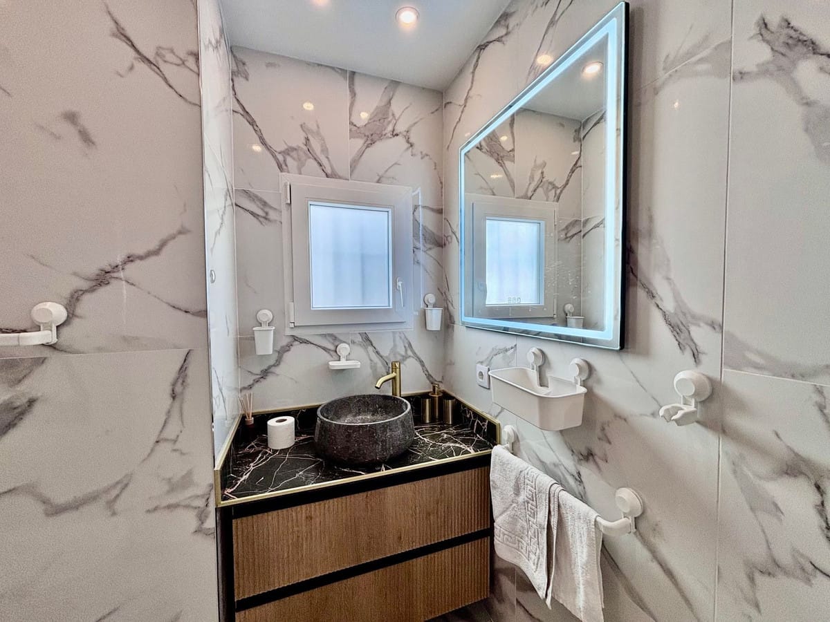 Elegant gerenoveerde penthouse met 2 slaapkamers in Marbella Old Town in Marbella - foto 9