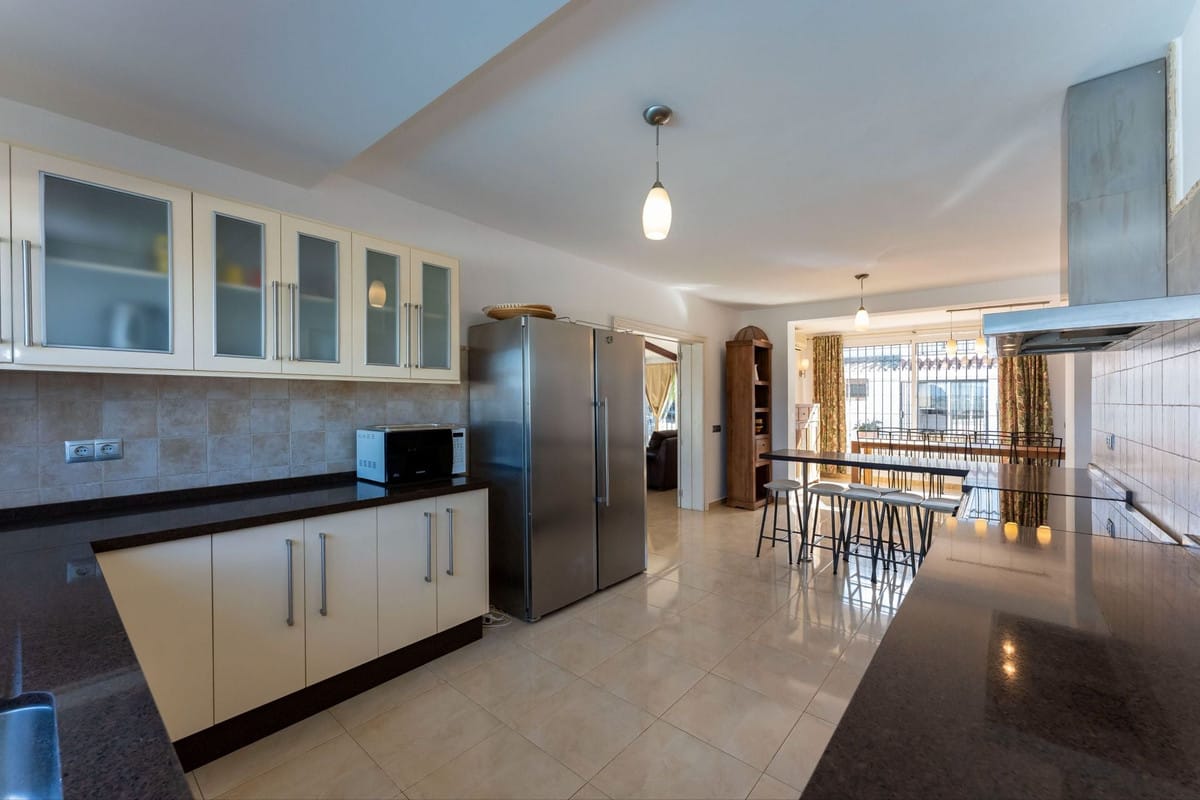 9-slaapkamer villa met drie wooneenheden in Alhaurín el Grande in Alhaurín el Grande - foto 14