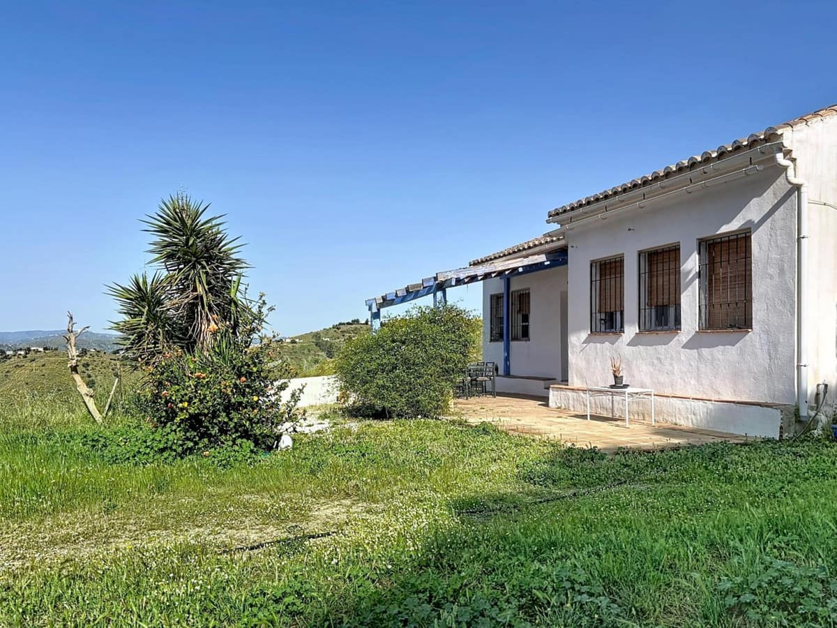 Finca met 4 slaapkamers in Canillas de Aceituno in Canillas de Aceituno - foto 2