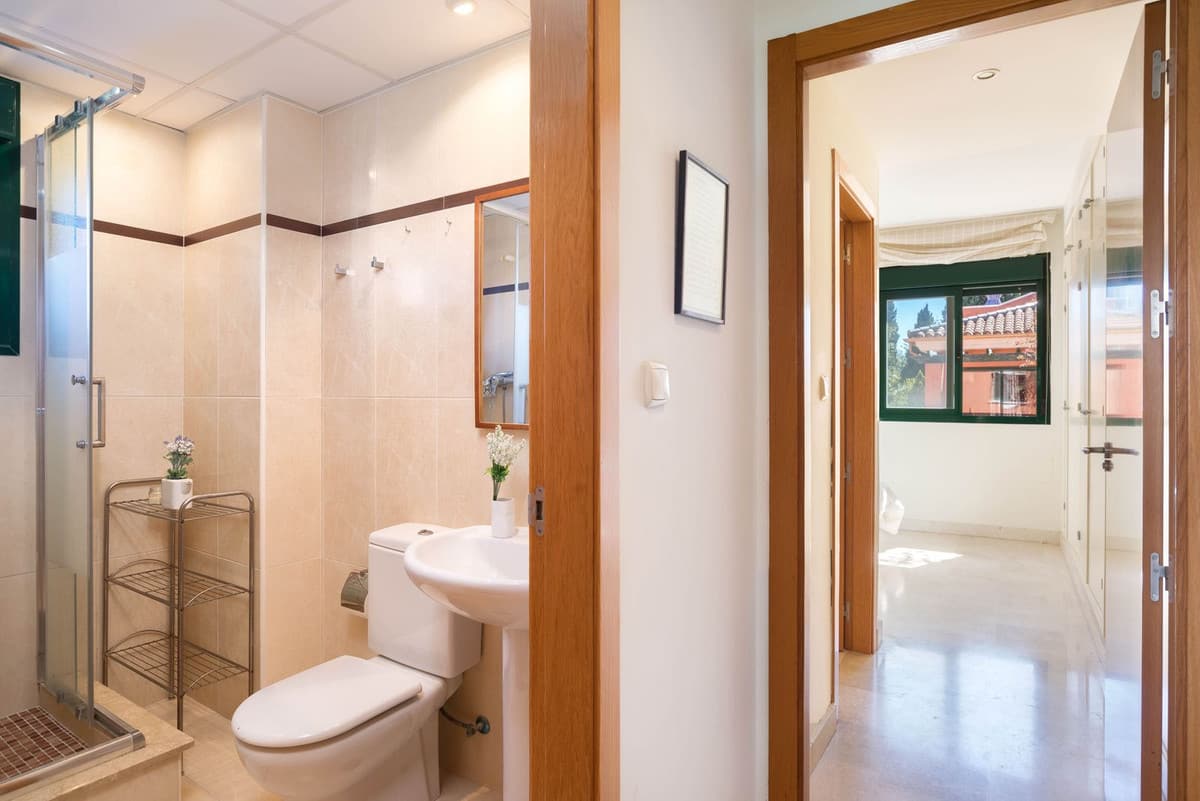 2 bedroom Apartment in Marbesa in Marbesa - foto 10