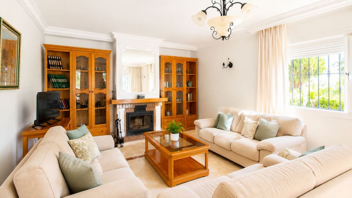 Huis met 3 slaapkamers in Estepona in Estepona - foto 5