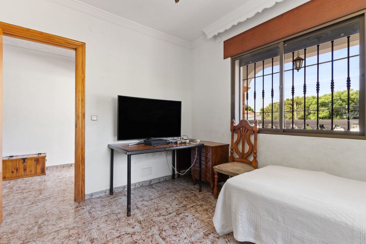 4-slaapkamerwoning in Los Pinos, Alhaurín de la Torre in Alhaurín de la Torre - foto 18