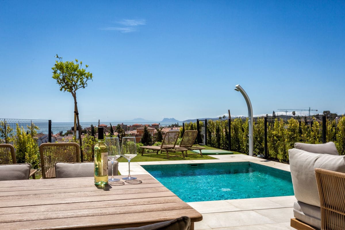 4-slaapkamer hoekwoning met privézwembad en panoramisch zeezicht in Estepona in Estepona - foto 9