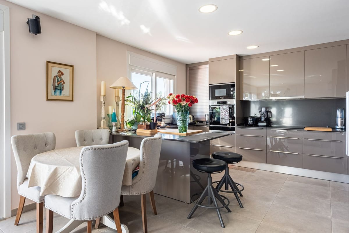 2-slaapkamer penthouse met panoramisch zeezicht in Los Almendros, Benahavís in Los Almendros - foto 3