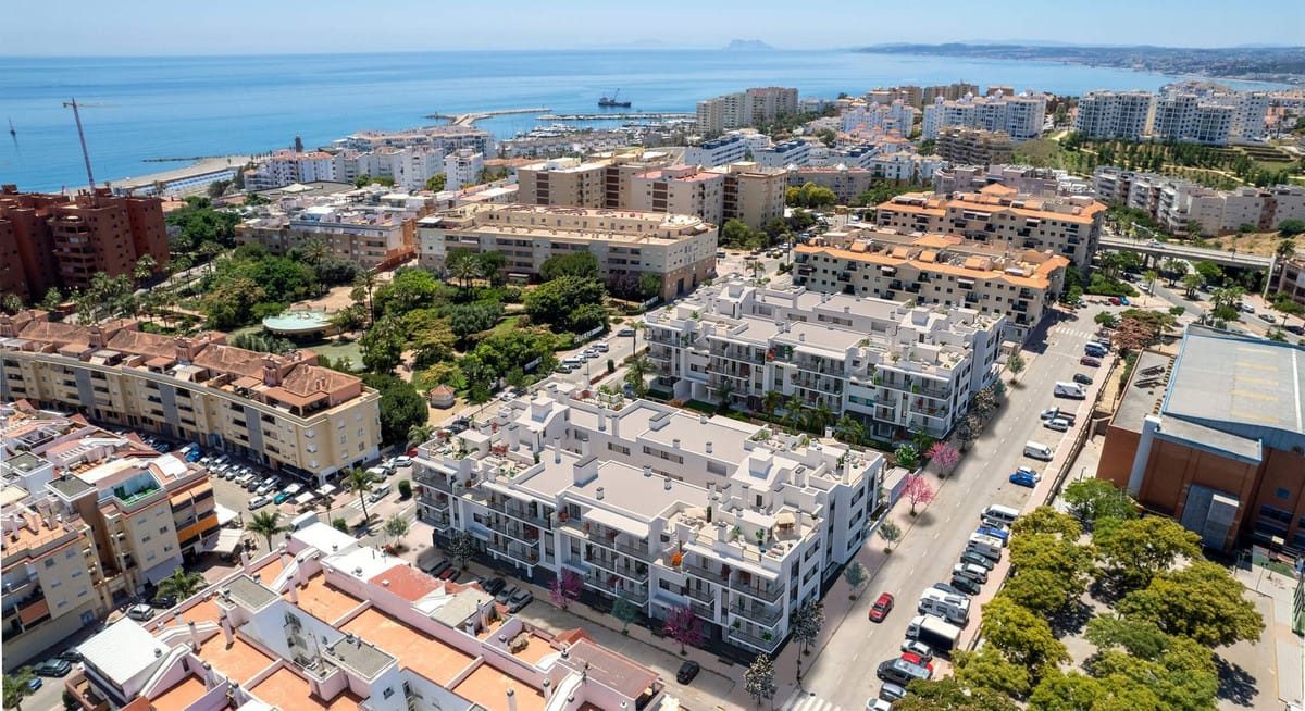 Nieuw 2-slaapkamer appartement in Estepona, op 400 m van het strand in Estepona - foto 5