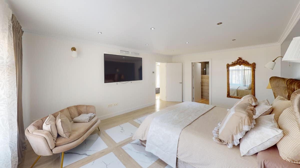 Vrijstaande villa met 4 slaapkamers in Caleta de Vélez in Caleta de Vélez - foto 10