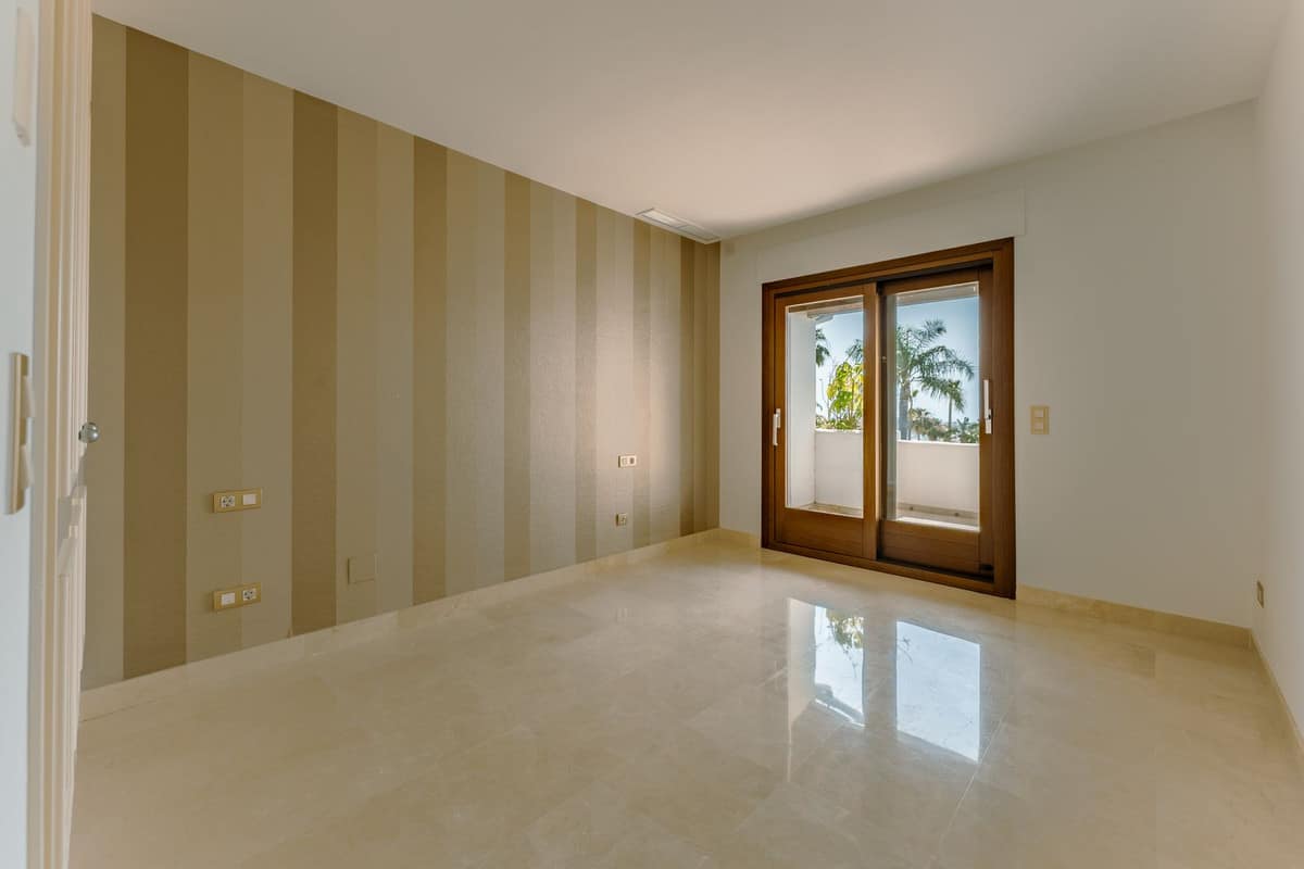 Drie-slaapkamer stadswoning in El Paraiso in El Paraiso - foto 18