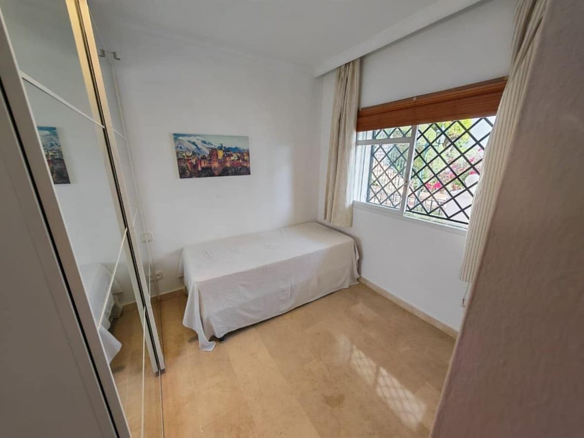 Twee-slaapkamerappartement in Marbella in Marbella - foto 17