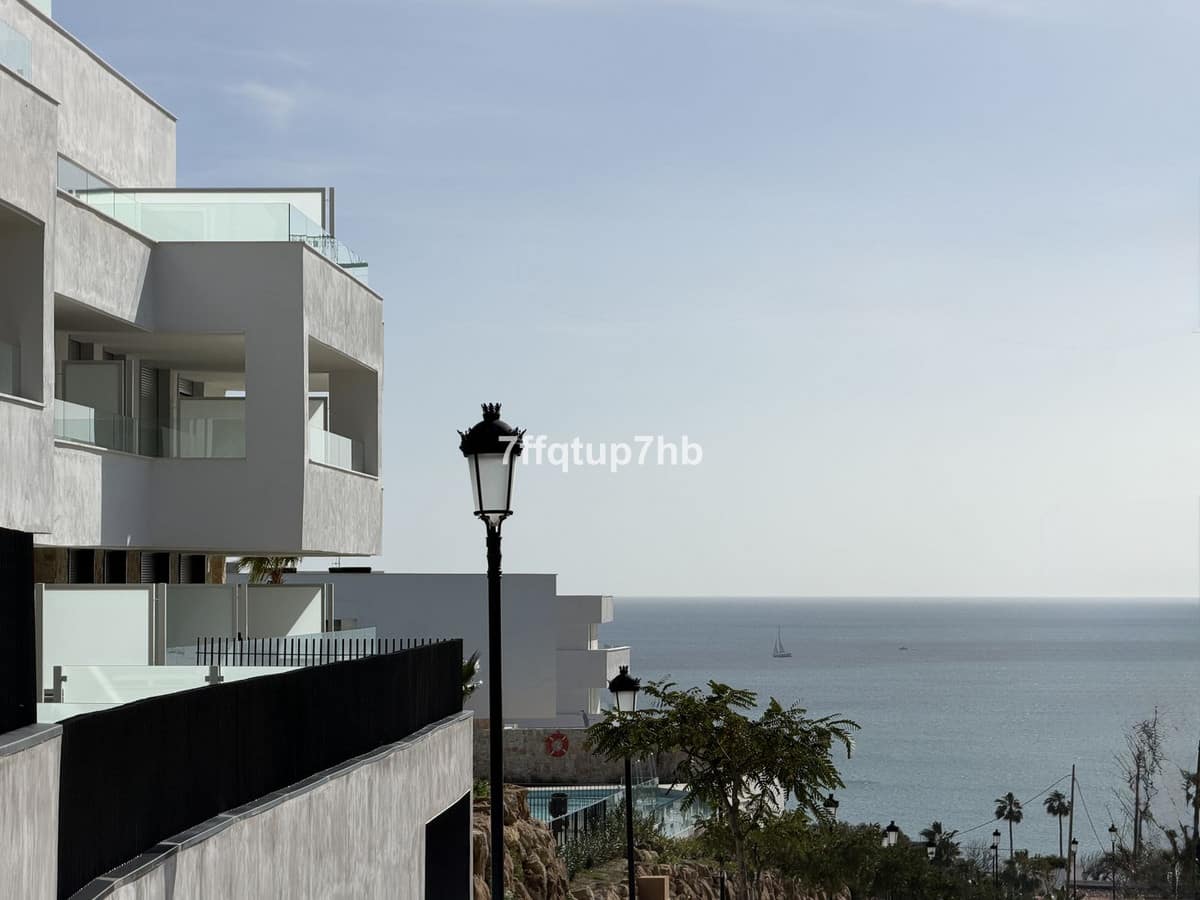 Appartement met twee slaapkamers in Estepona met 34 m² terras en zeezicht in Estepona - foto 2