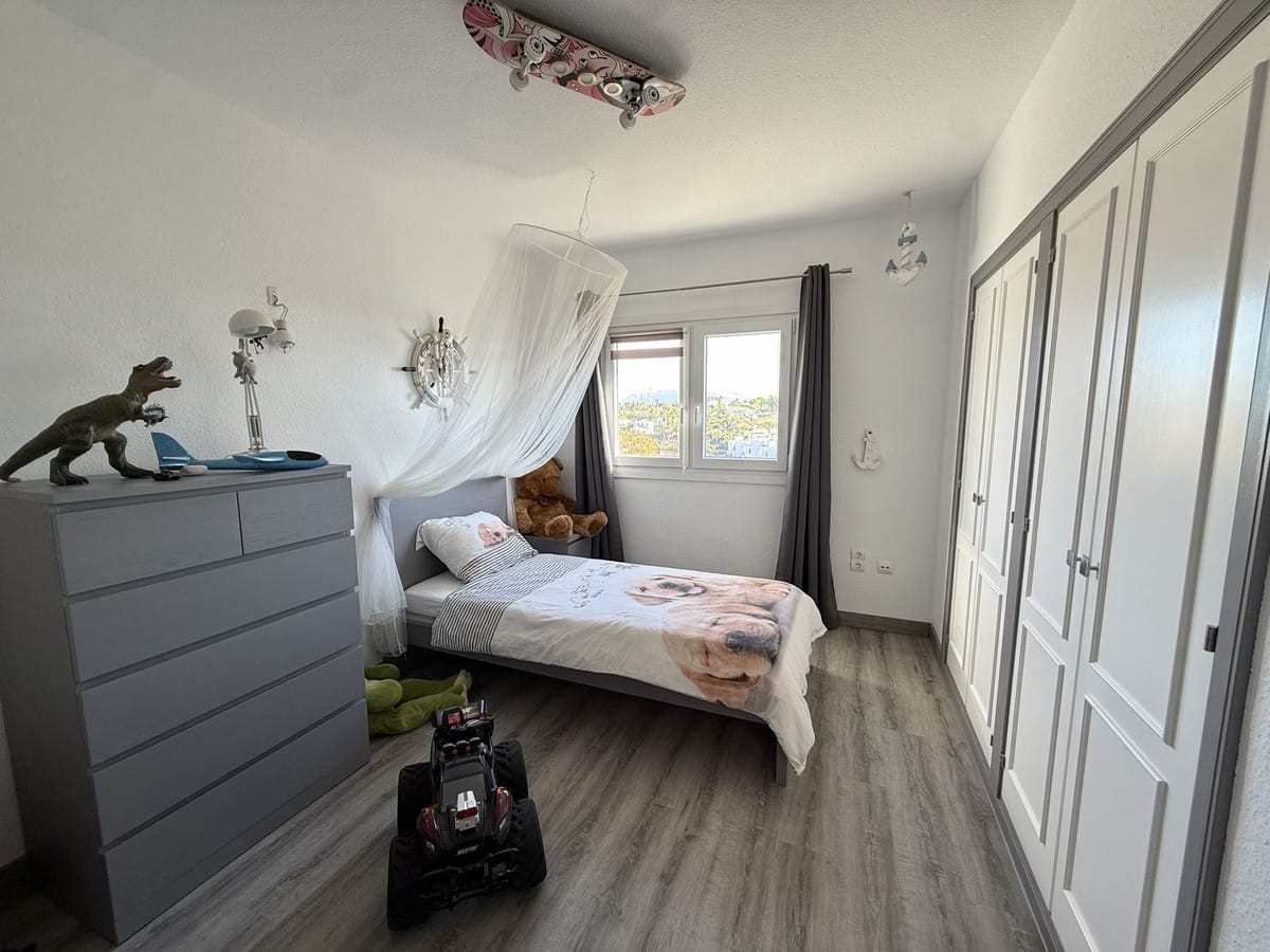 Drie-slaapkamer appartement in Estepona in Estepona - foto 12