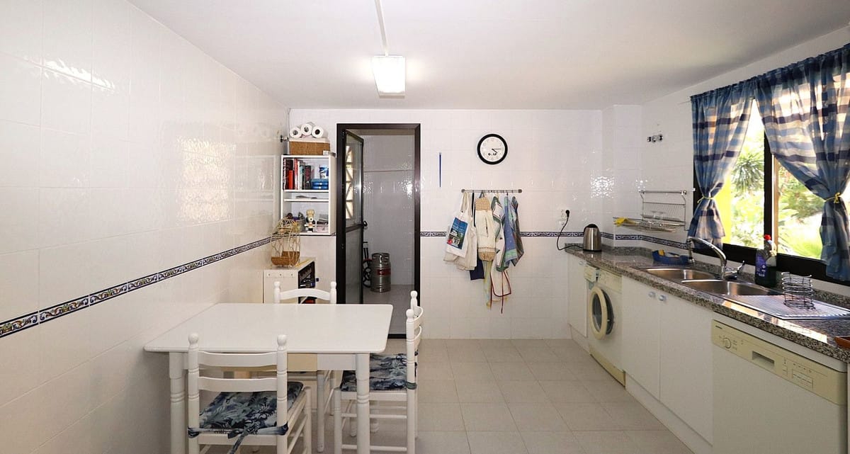 Drie-slaapkamerappartement in Selwo, Estepona in Selwo - foto 11