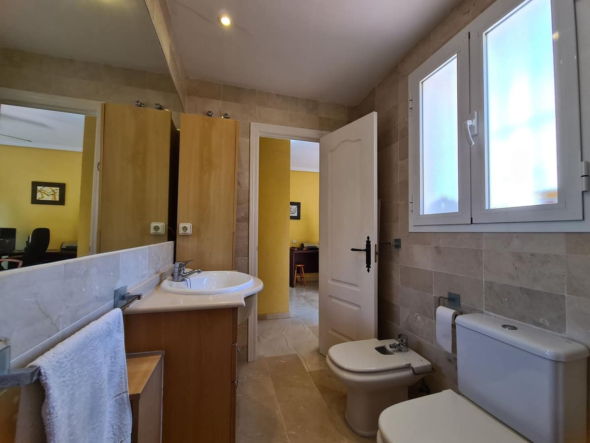 Villa met 3 slaapkamers in La Duquesa in La Duquesa - foto 20