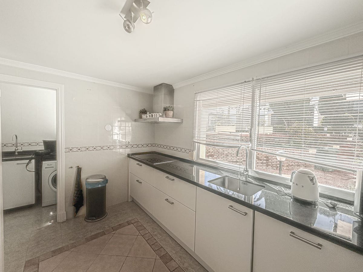 5 slaapkamers, 3 badkamers – Stadswoning in Dominion Beach, Estepona in Estepona - foto 19