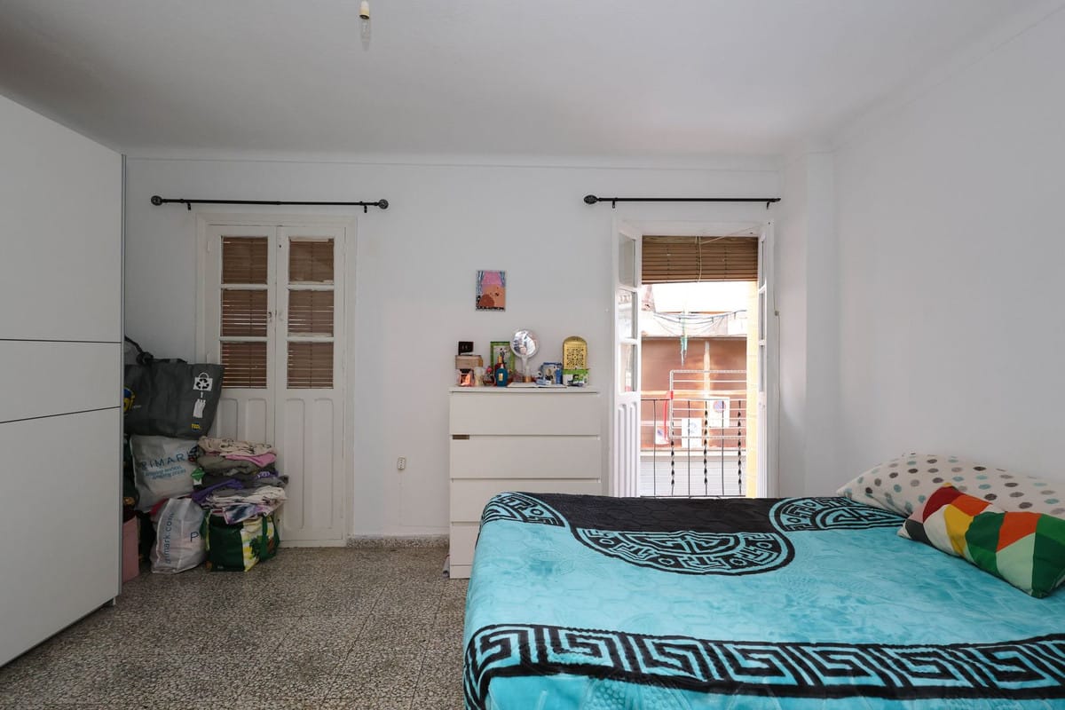 Drie verdiepingen tellende stadswoning met vier slaapkamers in Guaro in Guaro - foto 12