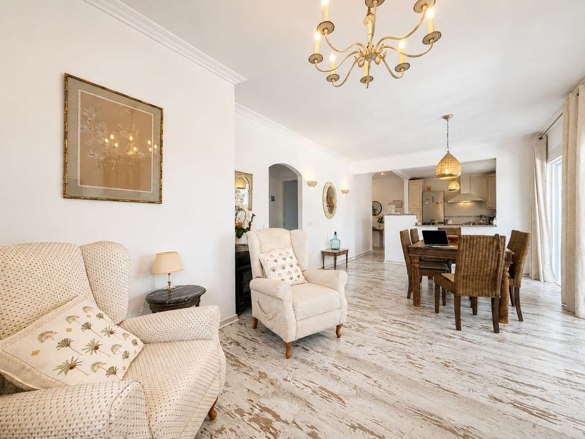 Gelijkvloers appartement met privéterras en tuin aan Estepona Golf in Estepona - foto 4