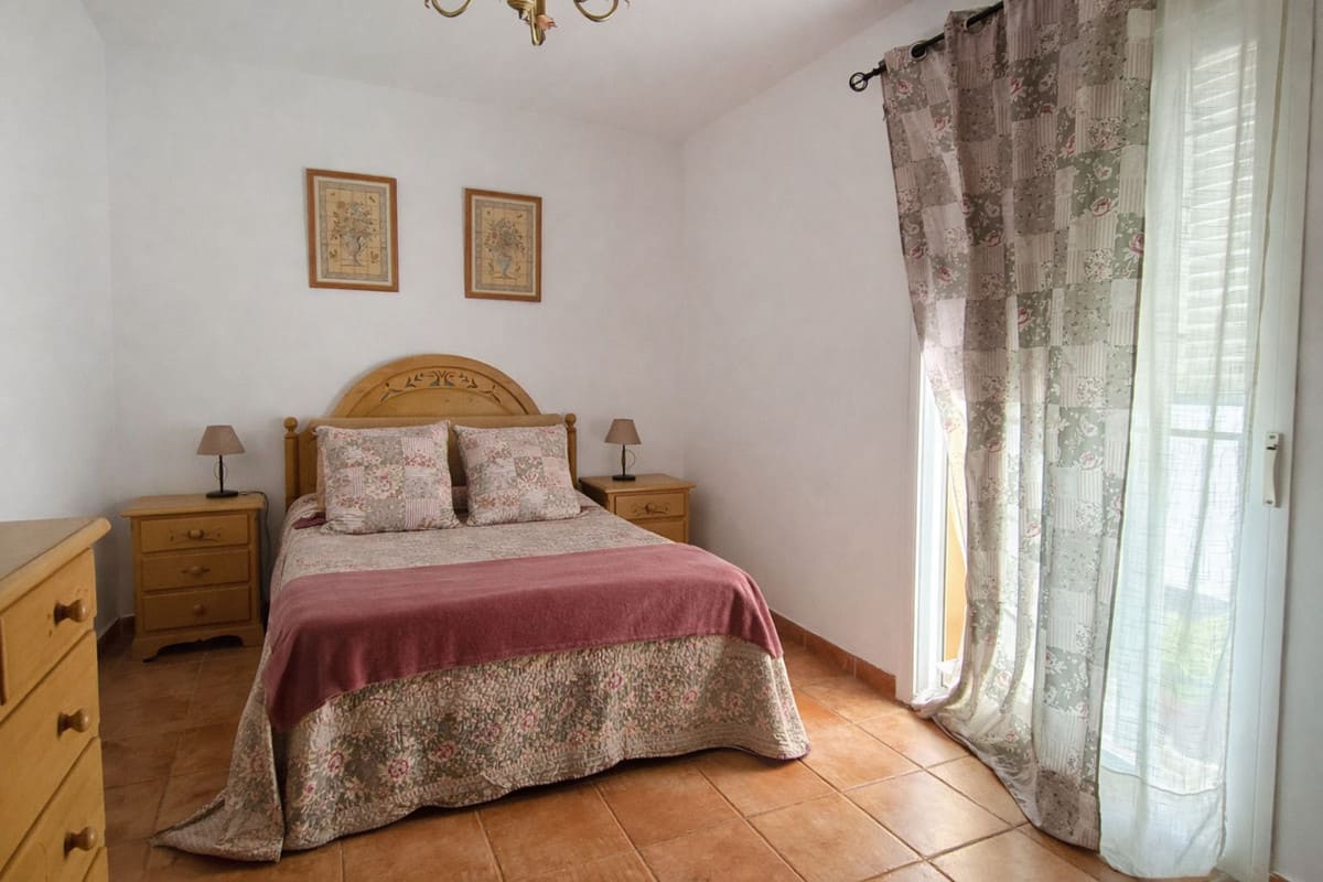 Rijwoning in rustieke stijl met 3 slaapkamers in San Roque in San Roque - foto 3