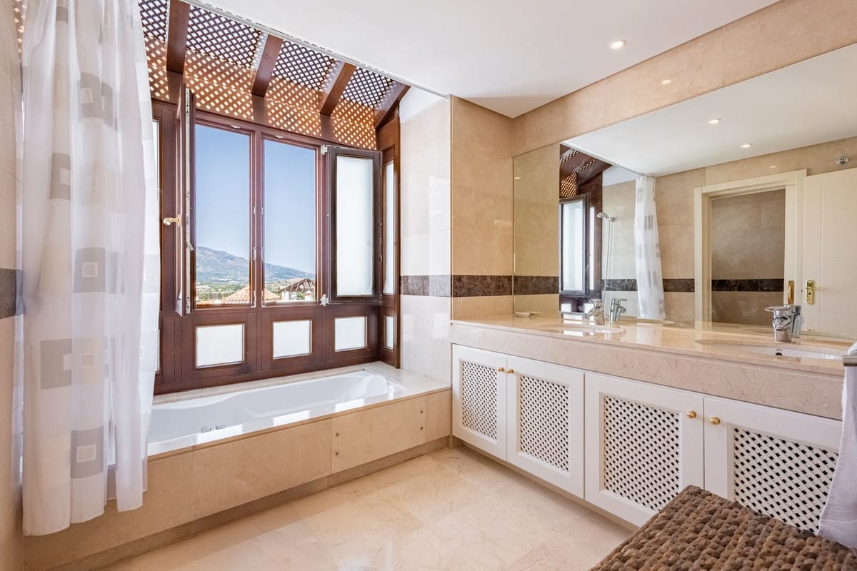 Drie-slaapkamer penthouse in Atalaya in Atalaya - foto 13