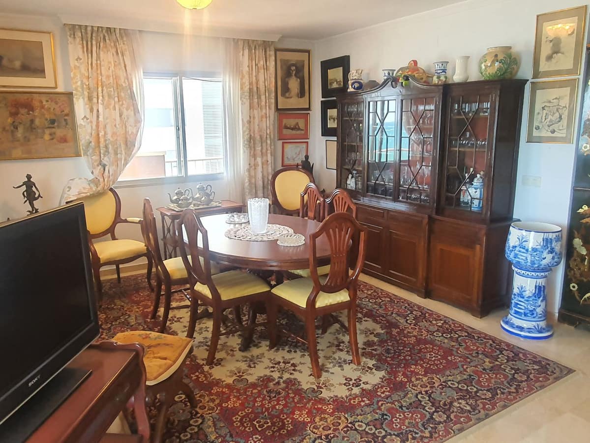Drie-slaapkamer appartement aan de eerste lijn strand in Fuengirola in Fuengirola - foto 20