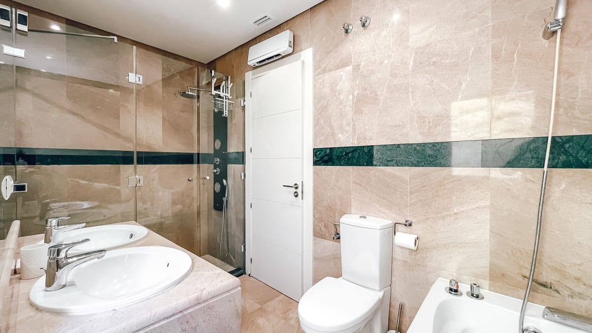 Appartement met 2 slaapkamers in Marbella in Marbella - foto 13