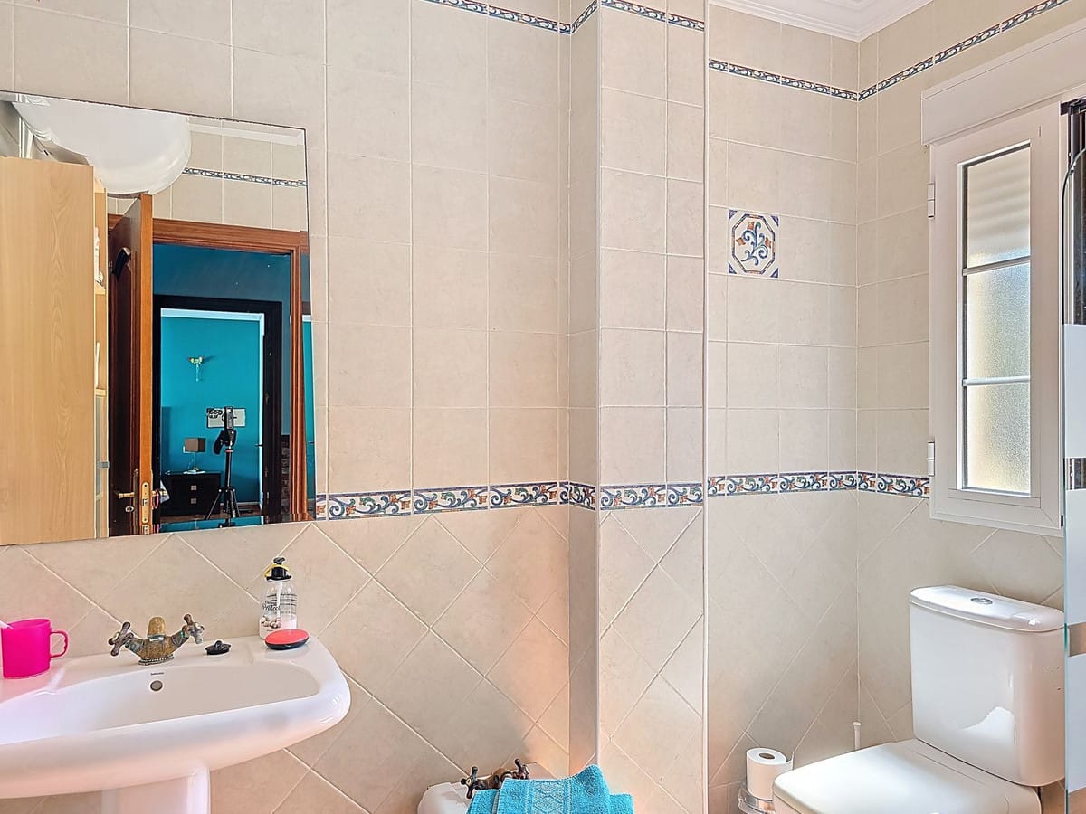 Prachtige villa met drie verdiepingen en spectaculair uitzicht in Canillas de Albaida in Canillas de Albaida - foto 18