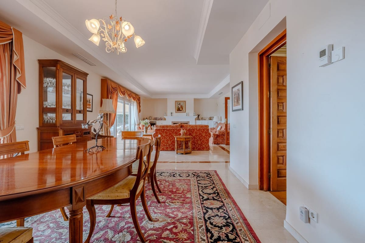 5-slaapkamer villa in El Paraíso Medio, Málaga in El Paraiso - foto 7