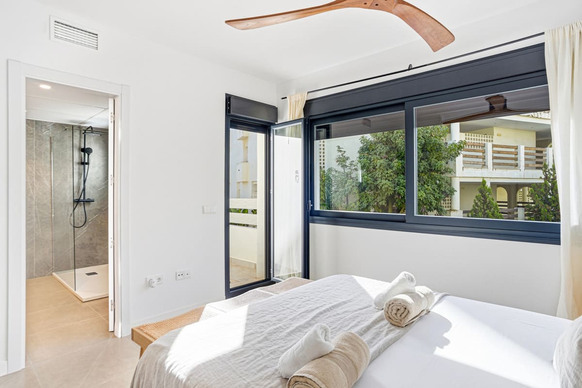 Drie-slaapkamer tussenwoning in Estepona in Estepona - foto 15