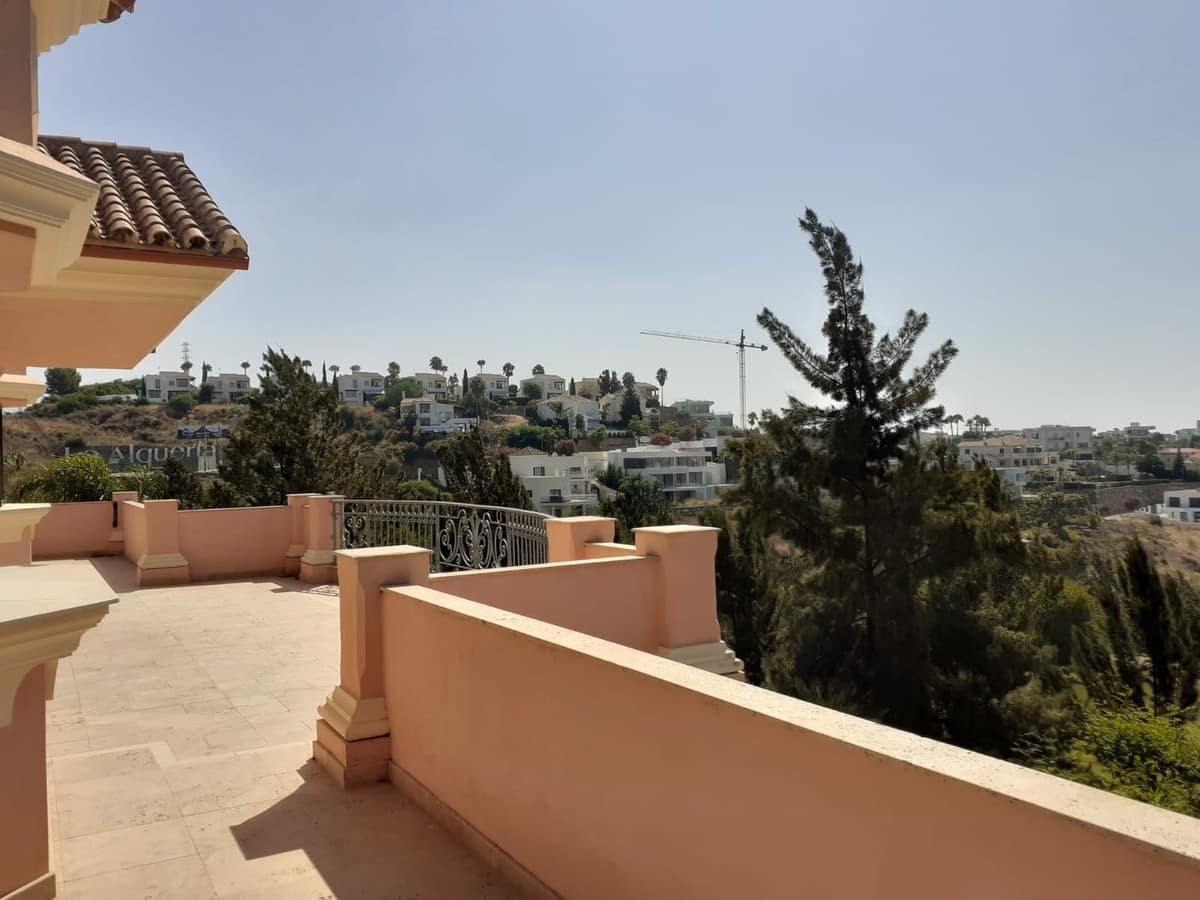 Villa met 4 slaapkamers in Estepona in Estepona - foto 9