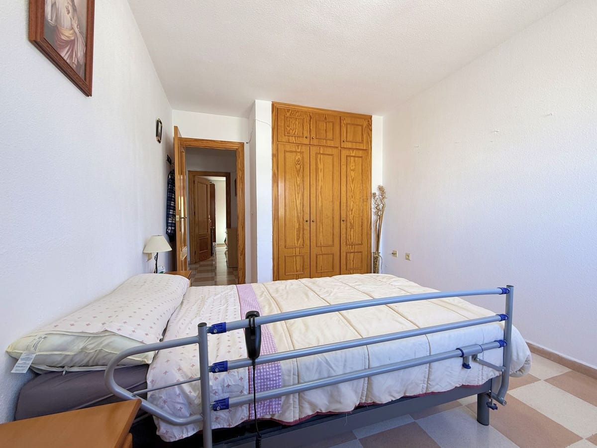 Centraal gelegen 4-slaapkamer appartement in Estepona in Estepona - foto 15