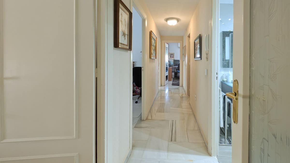 4-slaapkamer appartement in Fuengirola met zwembad en op steenworp afstand van zee in Fuengirola - foto 12