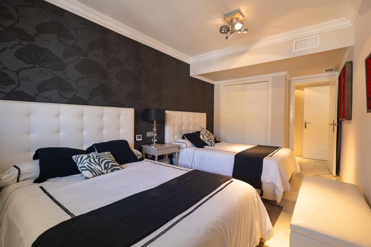 4-slaapkamer penthouse met zeezicht in Marbella in Marbella - foto 15