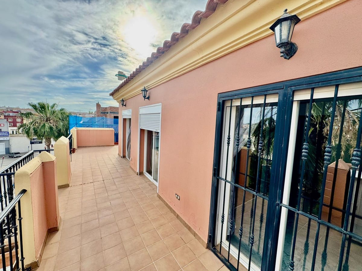 Penthouse met groot terras en open uitzicht in Las Lagunas — 1 slaapkamer in Las Lagunas - foto 14